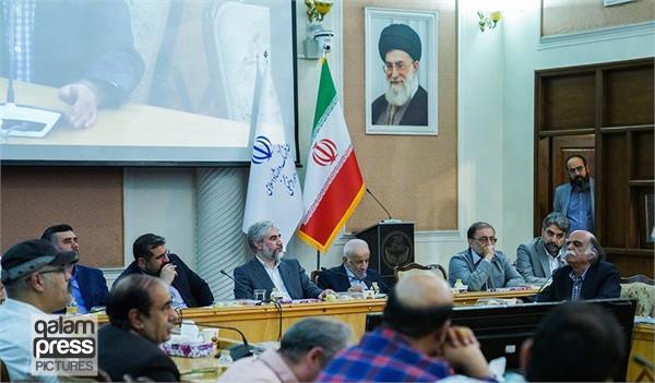 خودکفایی در تولید کاغذ از راهبردهای اصلی وزارت فرهنگ است/ پیگیری دیدار اهالی قلم با رییس جمهور