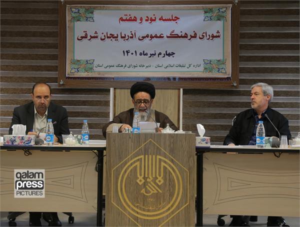 حجاب در جامعه اسلامی یک قانون است