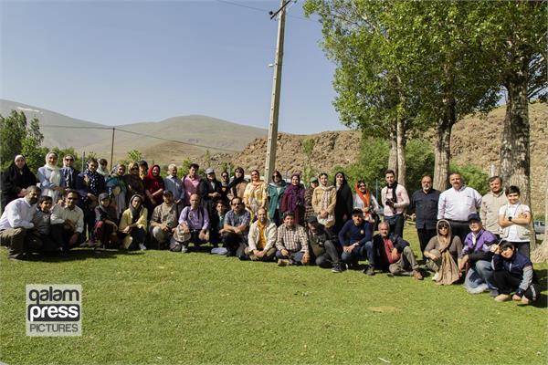 تور عکاسی برداشت گل سرخ محمدی از دامنههای سهند برگزار شد