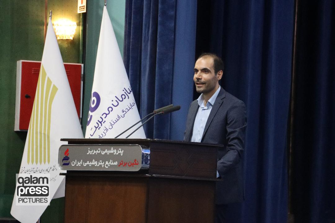 اقتصاد ایران همگام با دنیا و فرمولهای اقتصادی حرکت میکند