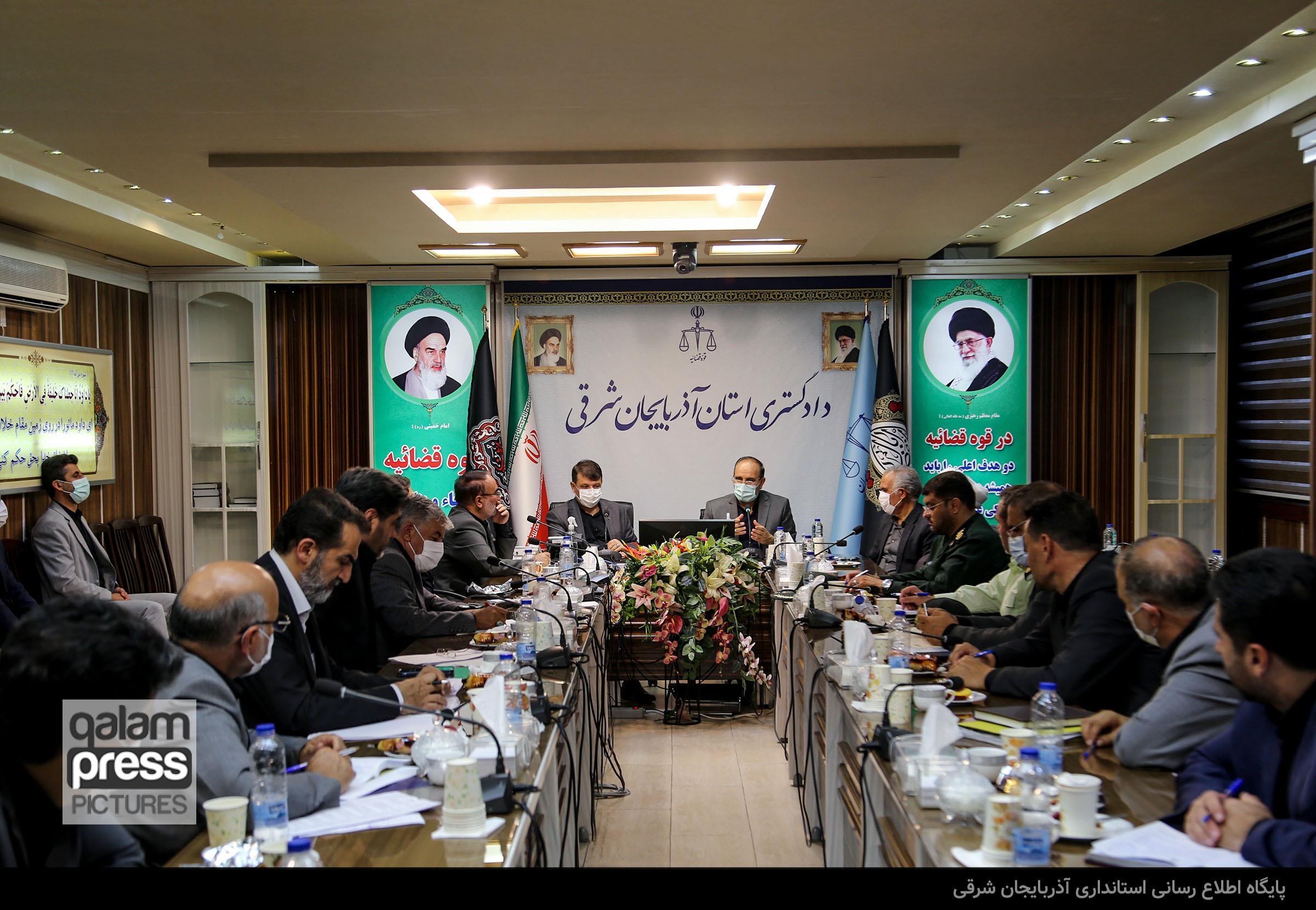 برخورد قانونی، جدی و بدون تعلل با زمینخواران و مسئولانی که در مقابل ساختوسازهای غیرمجاز کوتاهی میکنند