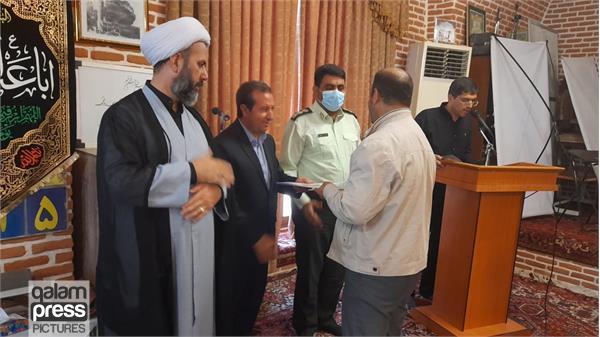 تقدیر از رئیس اداره فرهنگ و ارشاد اسلامی شهرستان اسکو در مراسم نماز جمعه اسکو