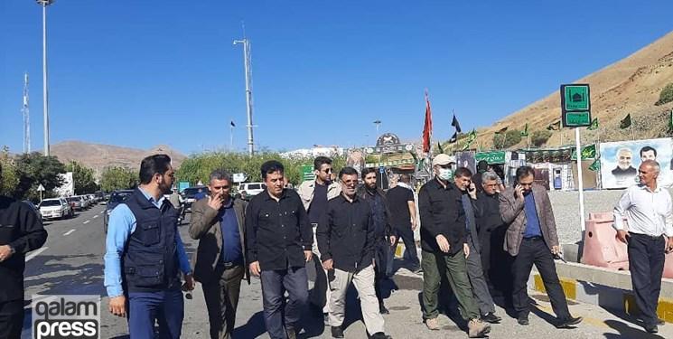 استاندار آذربایجانشرقی و شهردار تبریز پای صحبت زائران حسینی در مرز تمرچین