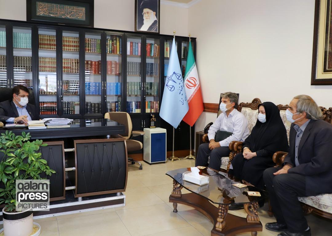 رئیس کل دادگستری آذربایجان شرقی به مشکلات ۳۸ نفر از مراجعه کنندگان رسیدگی کرد