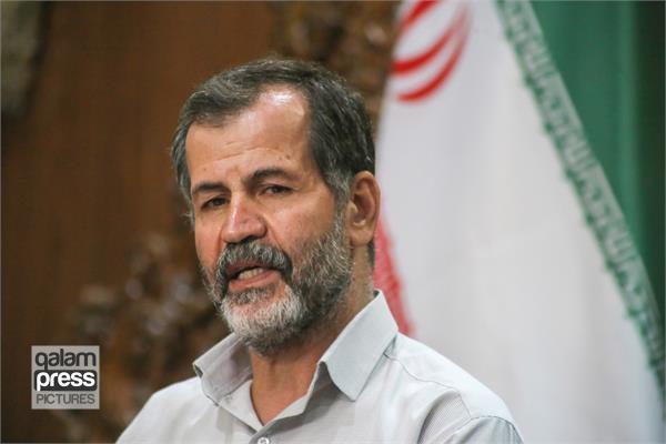 شهریار راه نجات آدمی را در توجه به خدا میدانست