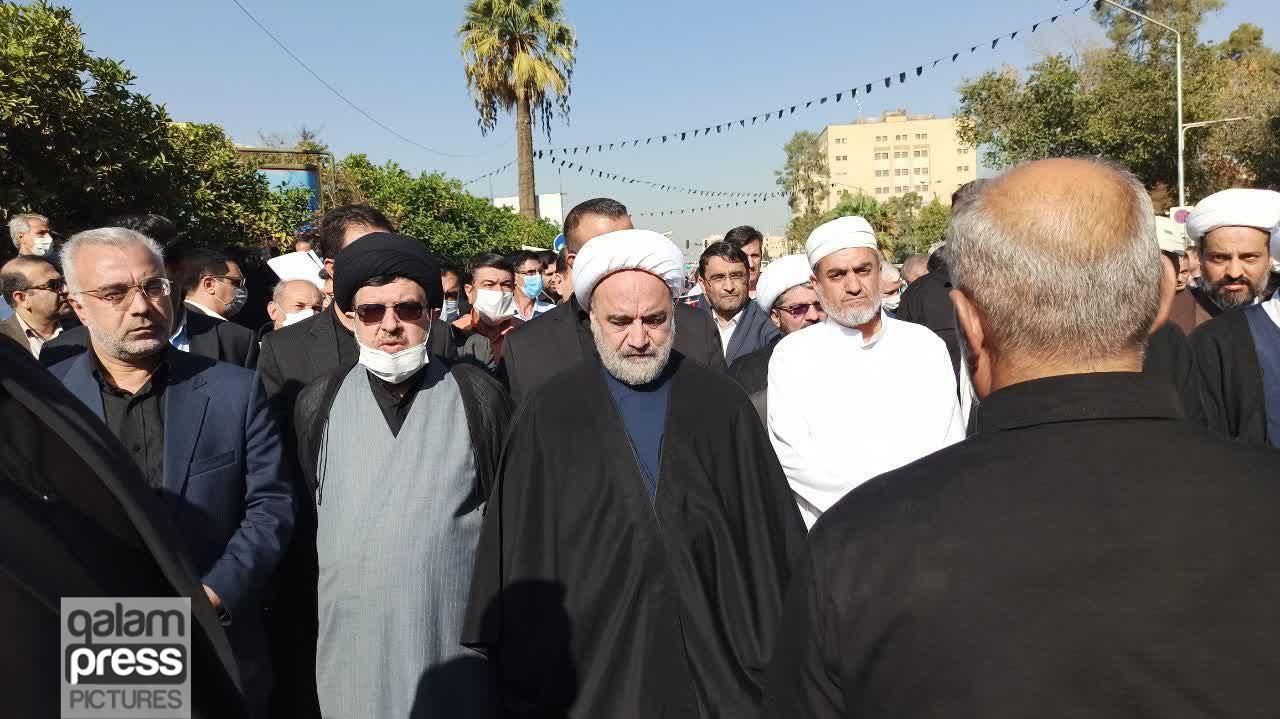 حضور معاون اول قوه قضائیه در مراسم تشییع پیکر شهدای حادثه تروریستی حرم شاهچراغ (ع)