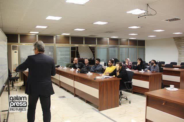 پاتوق رسانه و صندلیهایی که خاک میخورند/ جای مدعیان رسانهای خالی
