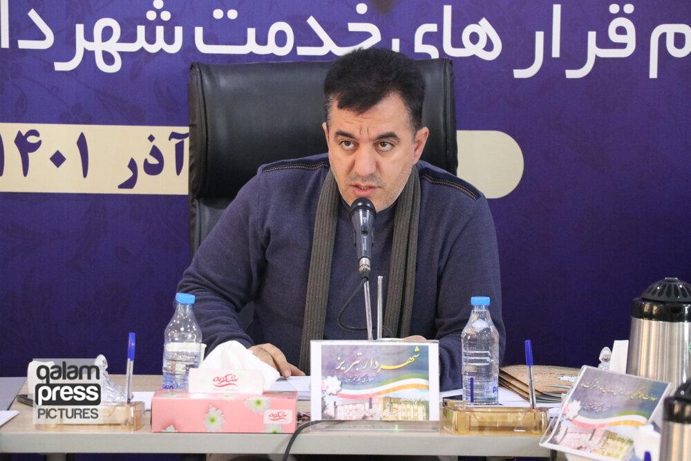 تملک هشت ملک و کلنگزنی دو بلوک پروژه ۲۴۰ واحدی اسد گؤلی