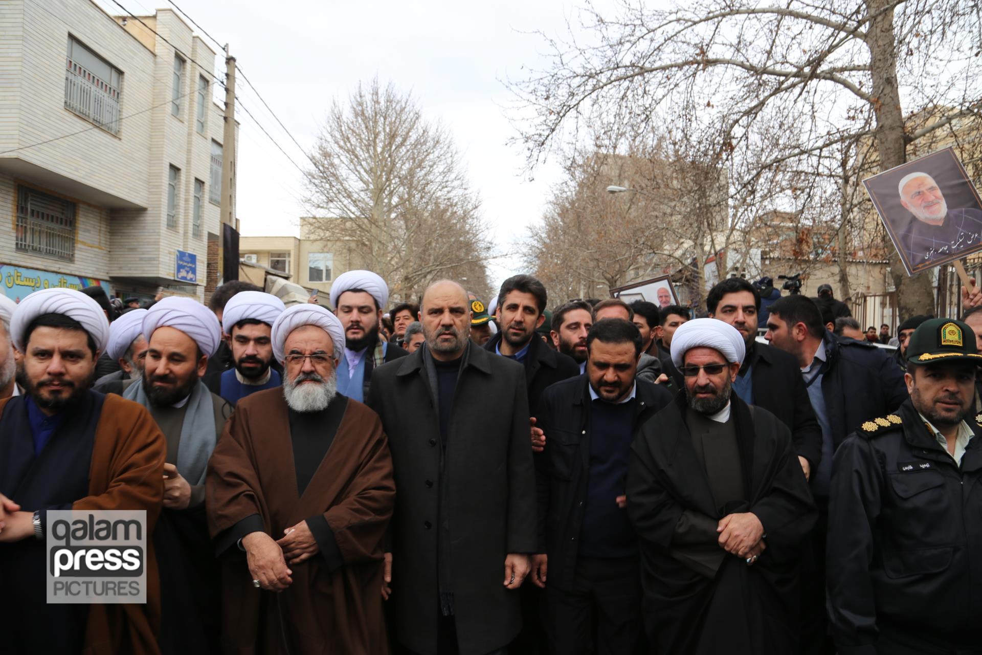 بزرگترین عامل عزت استاد کریمی مراغهای، مردمی و انقلابی بودن او بود