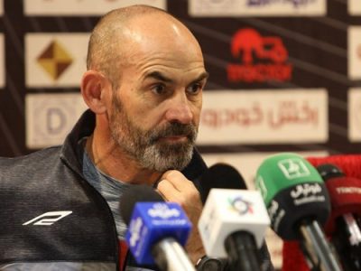 خمز: به دنبال کسب سومین برد هستیم/ باید با تمرکز بالا مقابل هوادار بازی کنیم