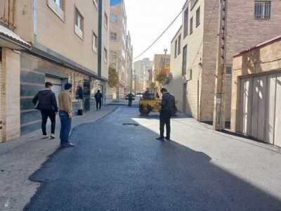آسفالت ریزی ۱۹۵ تنی معابر سطح حوزه شهرداری منطقه ۲