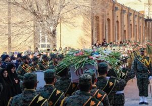 سنگ تمام دانشجویان هنراسلامی تبریز برای لاله سرخ بینشان