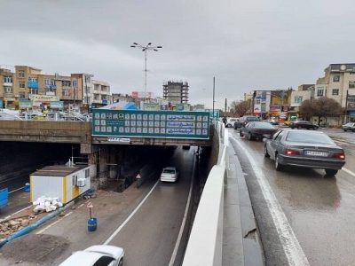 فضاسازی گسترده سطح شهر با نصب بنرهای مزین به تصاویر شهدا در پیشانی روگذرها و زیرگذرها
