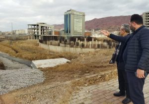 احداث کانال انتقال فاضلاب از مقابل ساختمان جدید شورای شهر/ ساختمان جنب پارک باغمیشه مرمت می شود