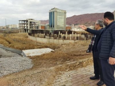 احداث کانال انتقال فاضلاب از مقابل ساختمان جدید شورای شهر/ ساختمان جنب پارک باغمیشه مرمت می شود