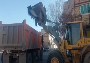 لایروبی اساسی و جمع آوری ۱۲۰ تن لجن کانال های ۱۸ متری ستارخان آناخاتون
