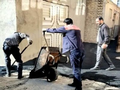 چاله زدایی در ۶۸ محله شهرداری ناحیه سه منطقه ۴ با توزیع ۷۰۰ تن آسفالت