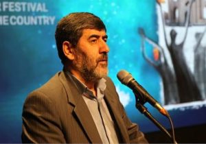 هنر و تئاتر باید شادی بخش و امید دهندهی جامعه باشد