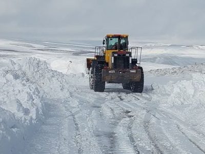 محاصره ۳۰۰ روستا در برف و امدادرسانی به ۲۳۰ خودرو در آذربایجان شرقی