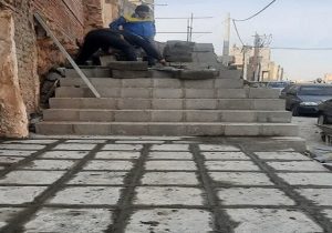 عملیات پله گذاری در معابر شیبدار محله علی بقال وسعت میگیرد