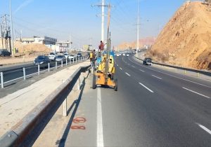 تعمیر و نصب ۵۰۰ متر از گاردریل‌های تخریب شده ضلع شمالی اتوبان پاسداران