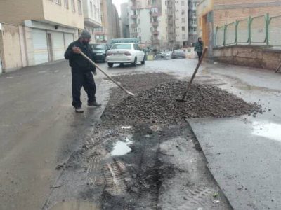 اجرای زیرسازی کوچه نسترن توسط پیمانکار آب و فاضلاب/ نهادهای خدمات رسان برای حفاری از شهرداری مجوز بگیرند