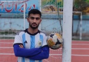 رام کردن توپ با ضربه‌های یک فوتبالیست تبریزی/ فیلم