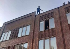 ممانعت آتش نشانان از خودکشی مرد جوان در تبریز