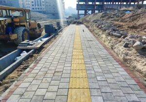 اجرای عملیات ۸۷ میلیارد ریالی جدول‌کشی و پیاده‌روسازی در پروژه مسیرگشایی خیابان عارف تا مختاری