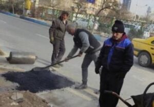 لکه‌گیری مسیر دوبانده گلکار با دستگاه آسفالت ساز سیار