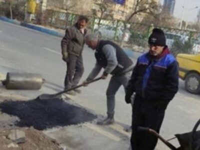 لکهگیری مسیر دوبانده گلکار با دستگاه آسفالت ساز سیار