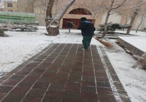 برف‌روبی پارکها و بوستان‌های بافت مرکزی تبریز
