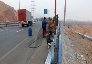 ایمن‌سازی ضلع جنوبی تقاطع میلاد شهر با نصب گاردریل