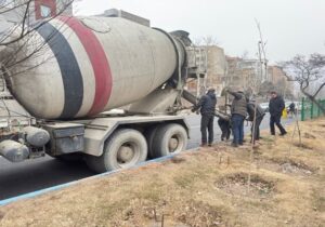 نرده کشی رفیوژ های وسط خیابان شهید شفیع زاده به سمت میدان بهارستان