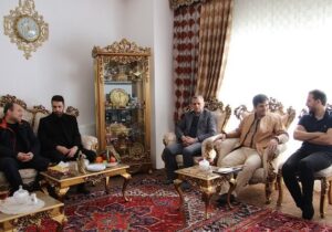 دیدار مدیرعامل سازمان ساماندهی مشاغل شهرداری تبریز با خانواده شهید والامقام «حسن داداشی»