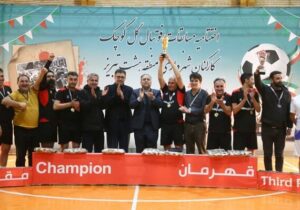 تیم حراست قهرمان مسابقات فوتبال جام فجر در شهرداری منطقه ۸ شد
