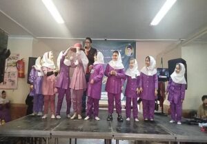 جشن اعیاد شعبانیه در مدرسه خدیجه کبری توسط شهرداری منطقه ۱۰ برگزار شد