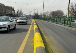 رنگ آمیزی جداول مسیر BRT از زیرگذر پل کابلی تا پل شهید حمید باکری