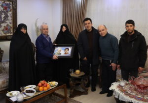 دیدار شهردار تبریز با خانواده معظم شهید والامقام «علیرضا حسنی توانا» و جانباز سرافراز «علی کشفیا»