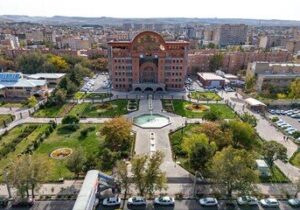  انتشار الکترونیکی آمارنامه سال ۱۴۰۲ شهر و شهرداری تبریز با هدف دسترسی آسان به داده‌های شهری