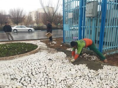 اجرای عملیات رنگ آمیزی، آبنما، گلکاری، هرس درخت و سنگ چینی میانی در مسیر بلوار استاد شهریار