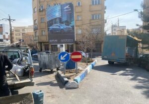 نصب تابلوهای انتظامی و هشدار دهنده ترافیکی در مسیرهای فروغی، پروین اعتصامی، رودکی و گلکار