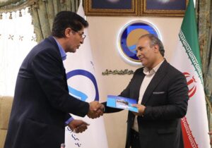 تجلیل از مدیران، کارشناسان کنترل کیفیت و آبداران نمونه شرکت آبفای آذربایجان شرقی به‌پاس ارتقاء سلامت آب روستاها