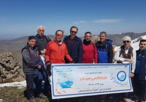 صعود گروه کوهنوردی شرکت آب و فاضلاب آذربایجان شرقی به قلعه تاریخی قیز قالاسی هوراند