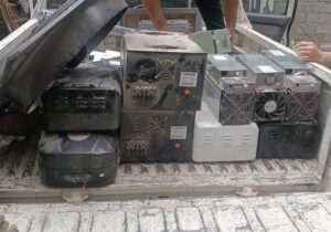 کشف و جمع آوری ۱۲ دستگاه غیرمجاز استخراج رمزارز در شهرستان اسکو