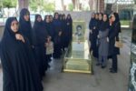 مراسم غبار روبی گلزار شهدا توسط خواهران بسیجی