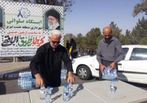 برپایی ایستگاه صلواتی، در مراسم جاماندگان اربعین حسینی