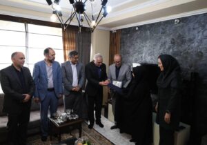 دیدار مشاور مدیرعامل توانیر با خانواده معظم شهدا در تبریز