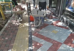 آغاز عملیات کفسازی در پیاده رو های خیابان ۱۷ شهریور