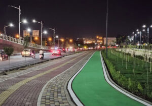 نصب کف پوش دومین مسیر دوچرخه سواری در کمربندی میانی